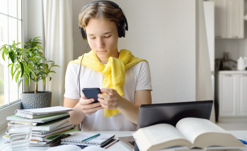 Best Language Learning Apps to Speak Confidently Fast